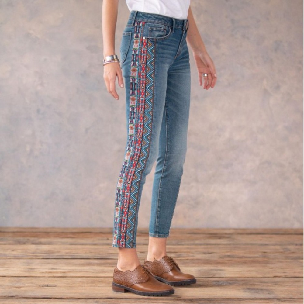 Driftwood Jackie Classic Fit Blue Jeans Aztec Embroidered Side Stripe Size 30x28